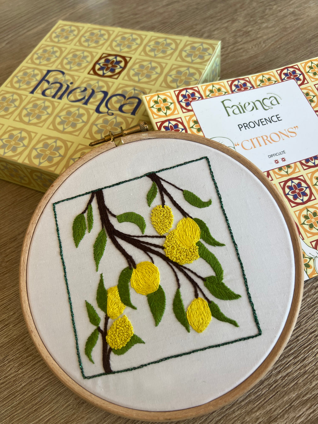 Kit broderie Citron ouvert, matériel de broderie complet