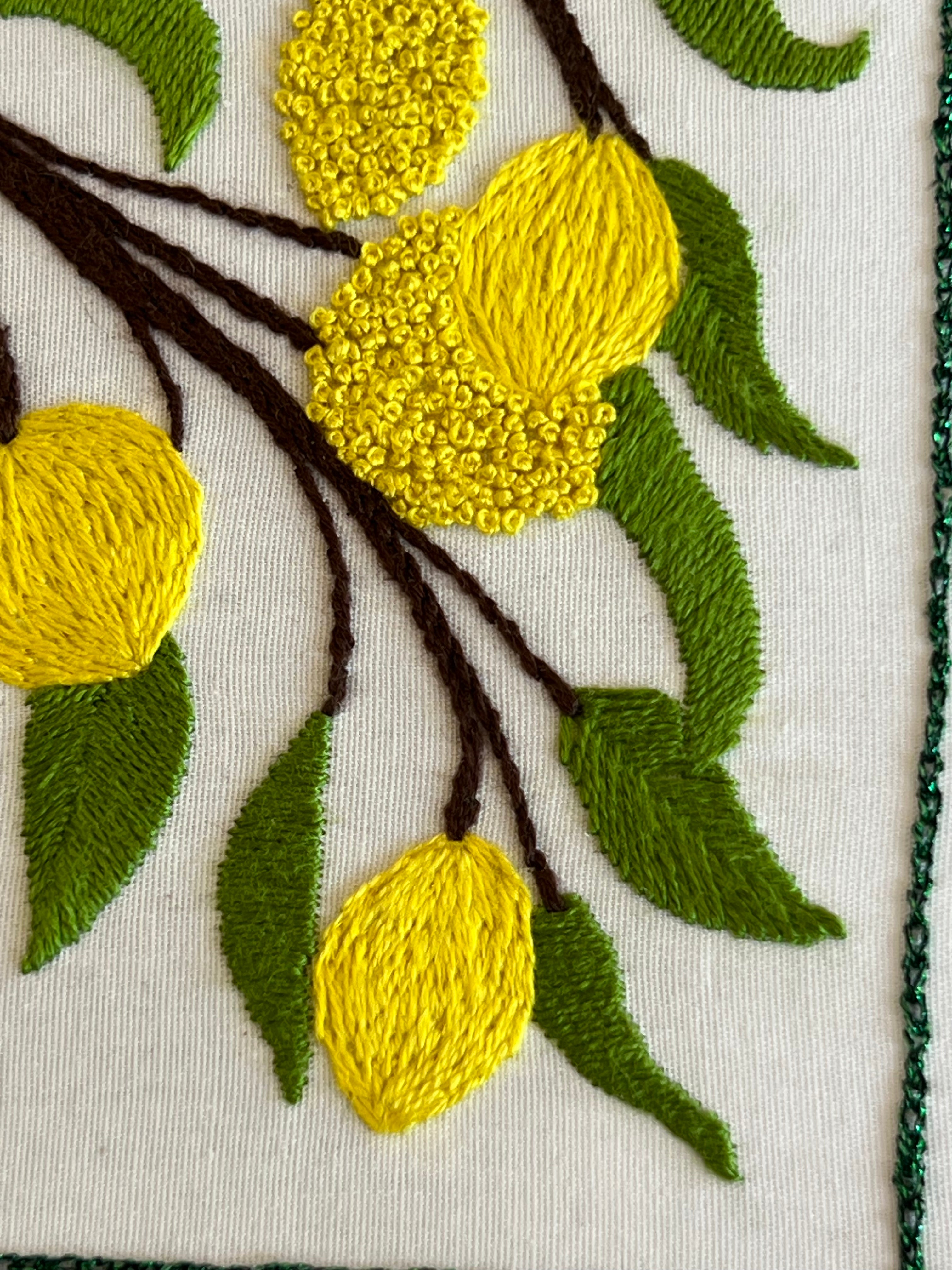 Motif broderie Citron terminé, broderie traditionnelle française