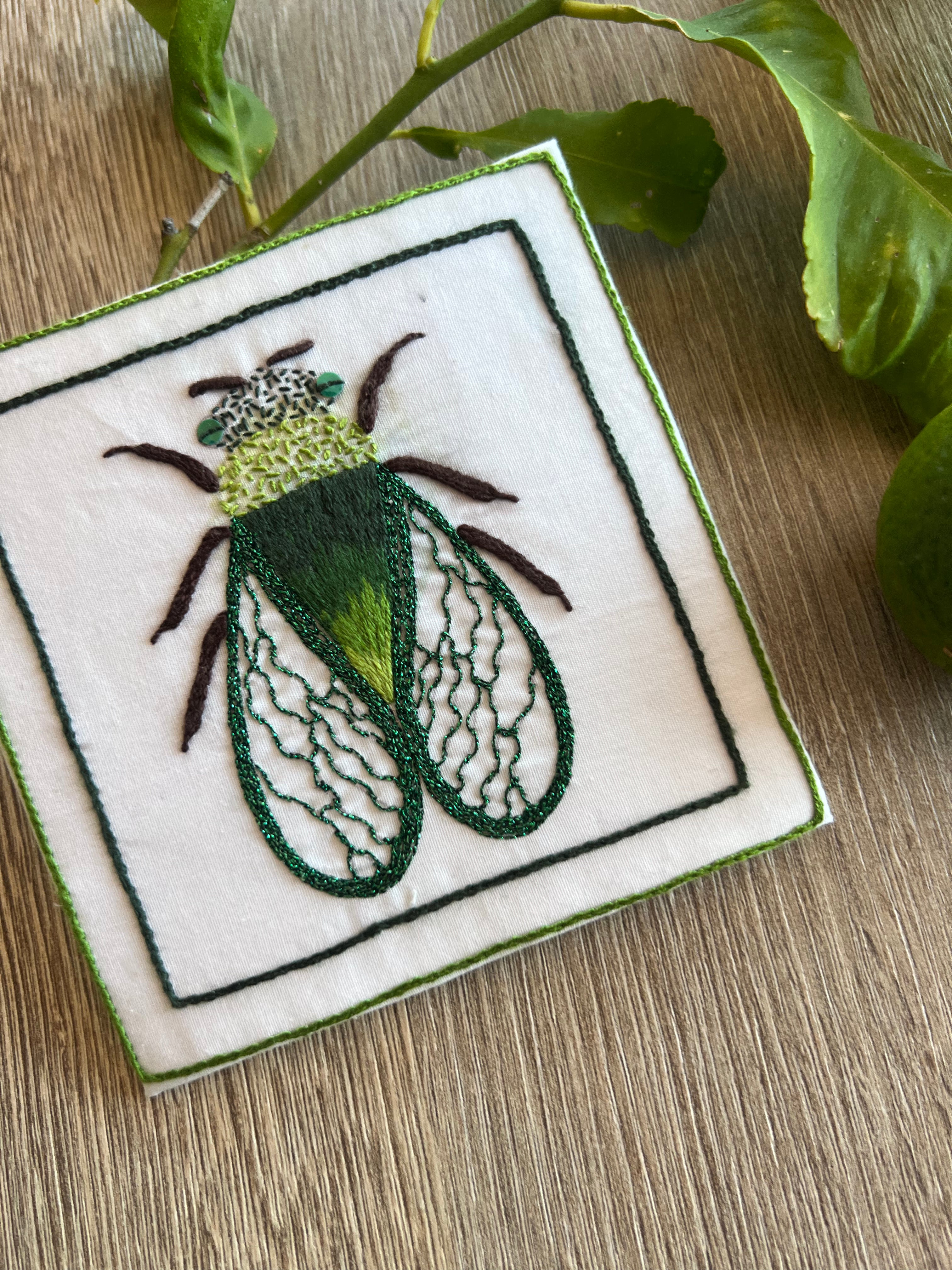 Kit broderie Cigale Faïença, motif provençal imprimé sur tissu