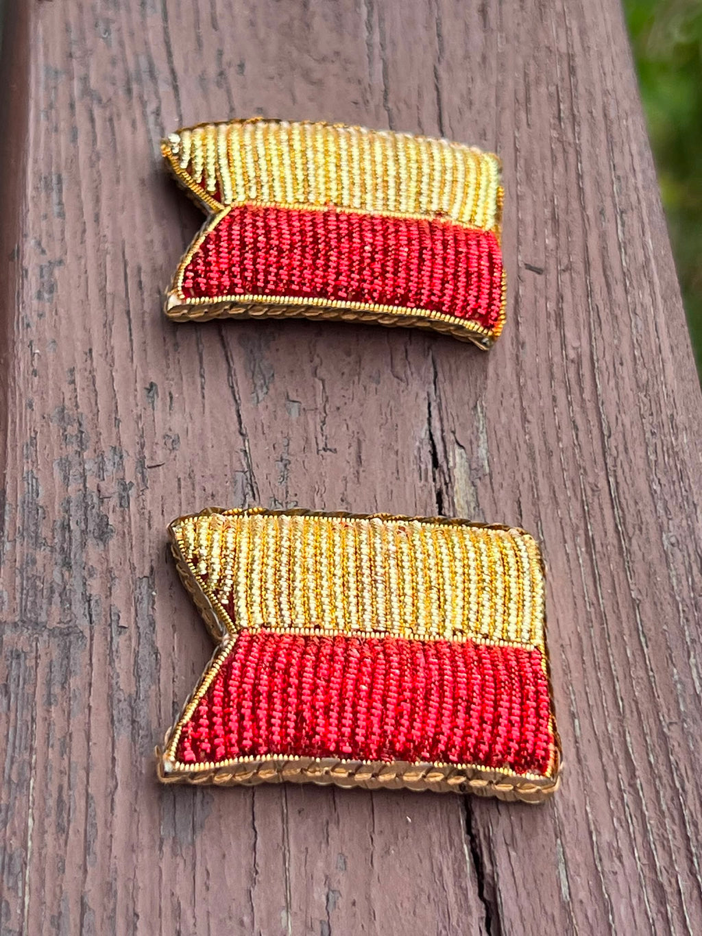 Magnet brodé – Drapeau provençal rouge et or