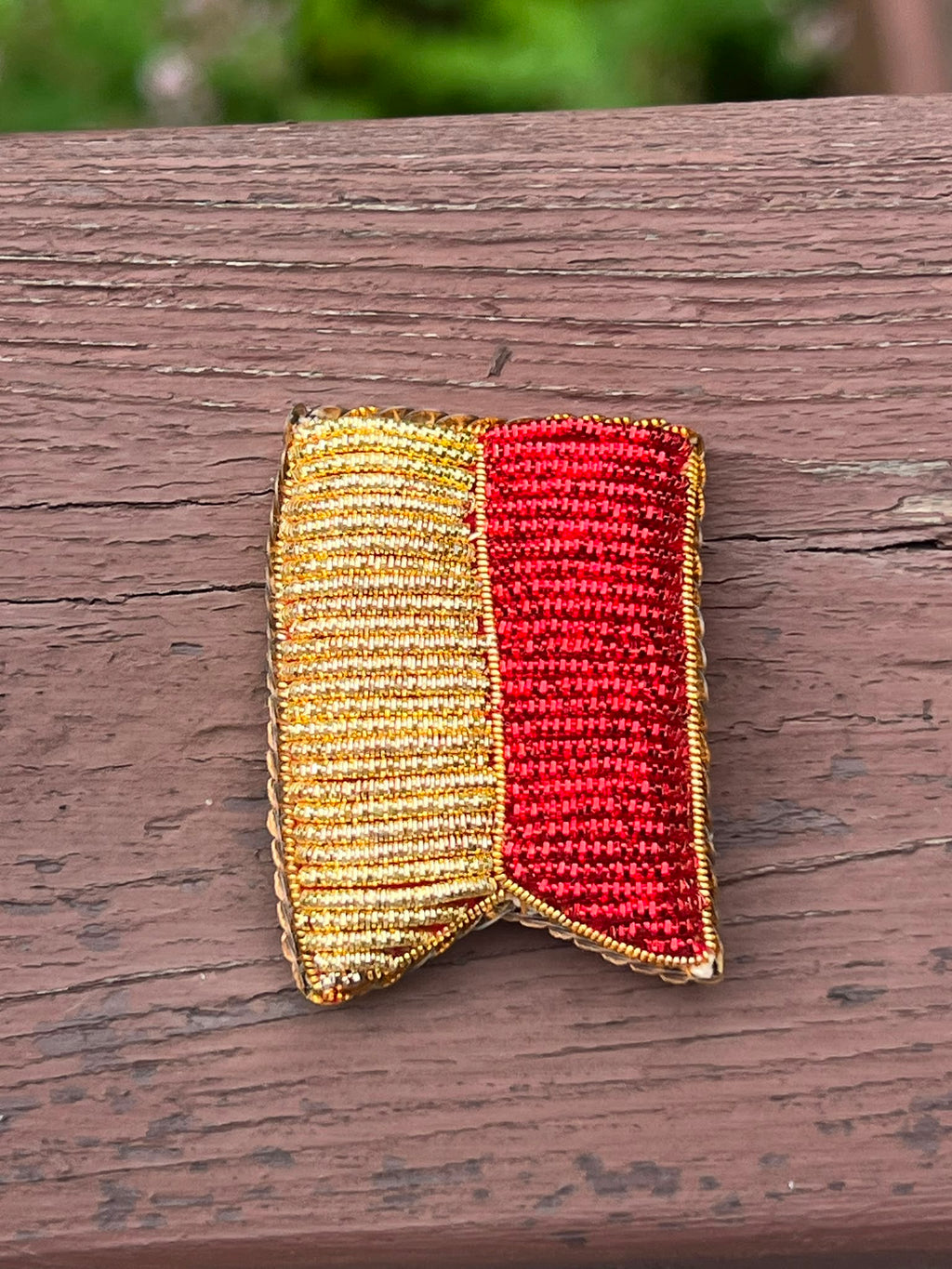 Magnet brodé – Drapeau provençal rouge et or