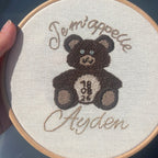 Broderie personnalisée sur tambour - Prénom + motif floral ou fruité | Cadeau naissance fait main